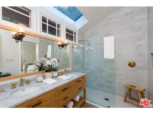 2265 Nichols Canyon