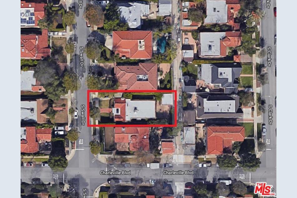 152 S. Swall Drive