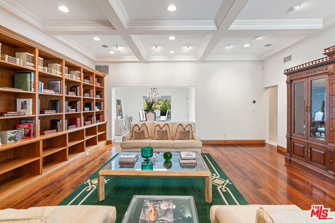 521 N. Rexford Drive