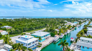 474 W Shore Dr
