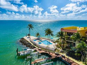 101 E Ocean Dr  C402