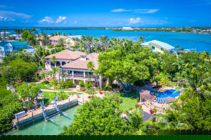 402 Harbour Dr