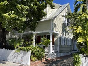 405 William St