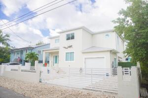 13 Harbor Dr