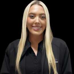 Chloe, RDH Profile Photo