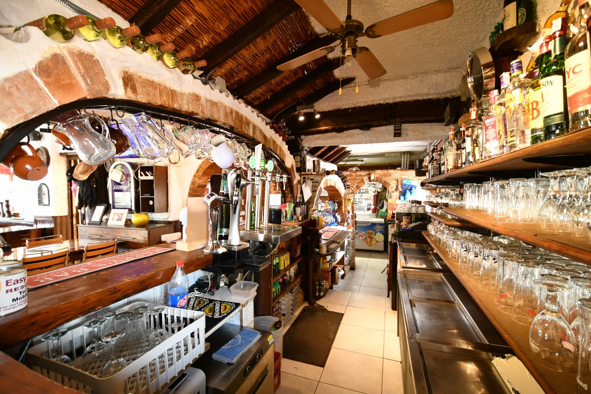 Commercial for sale in Ciudad Quesada €365,000 (BRE141)