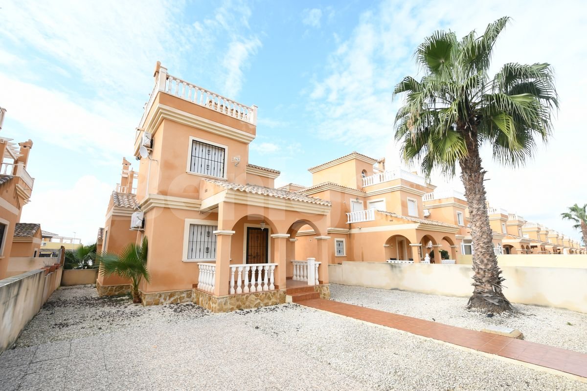 Villa for sale in Lo Crispin €118,000 (BRE007)