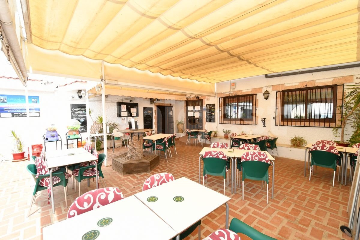 Commercial for sale in Ciudad Quesada €365,000 (BRE141)