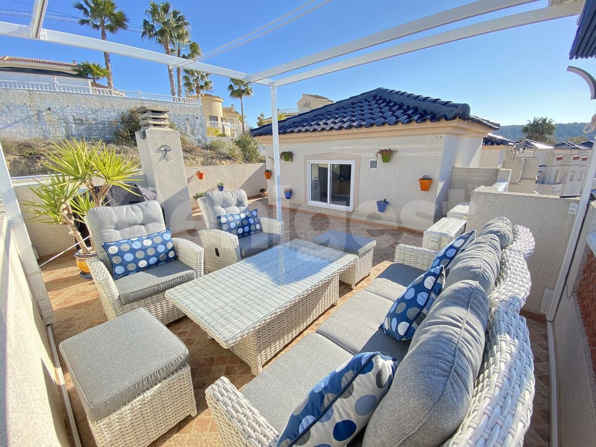 1325 Property With Balcony For Rent in Singapore - Top Floor Apartments With Large Private Balcony