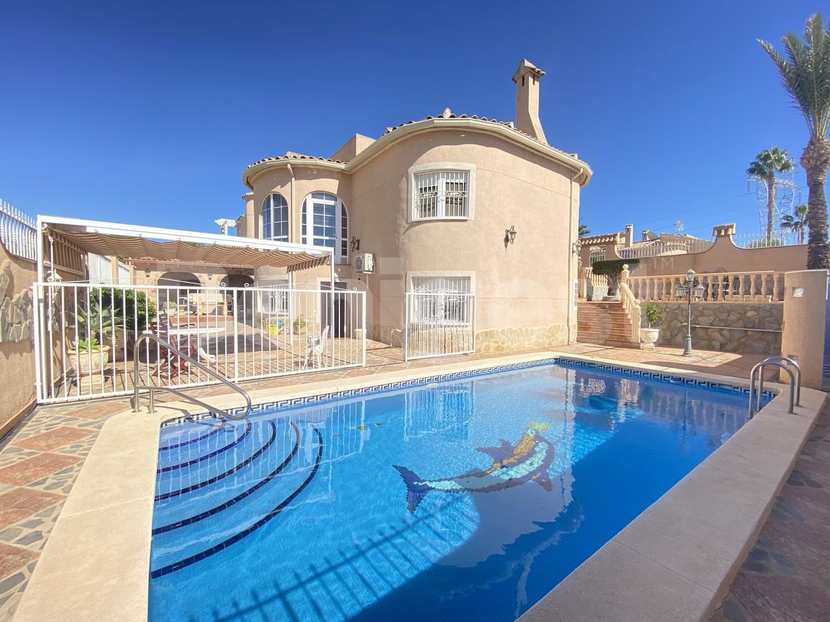 Stunning detached private villa