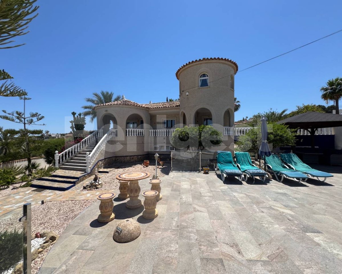 Villa in Algorfa
