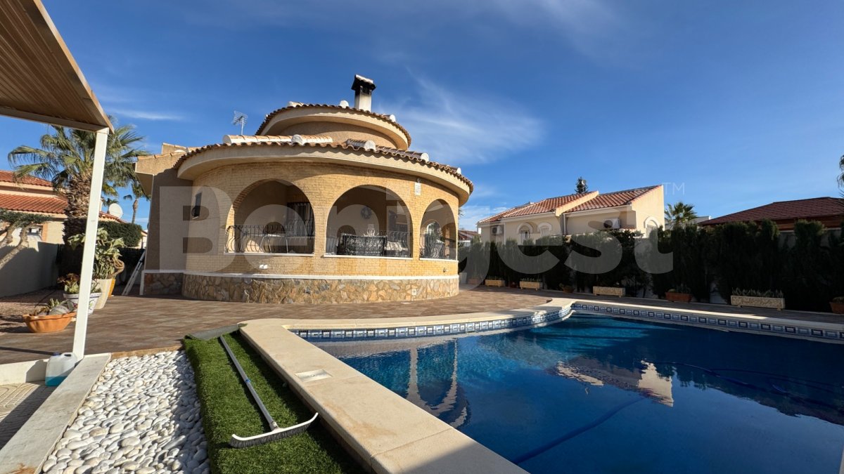 Villa in Benijofar