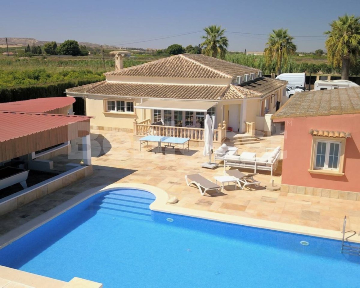 Villa in Almoradi