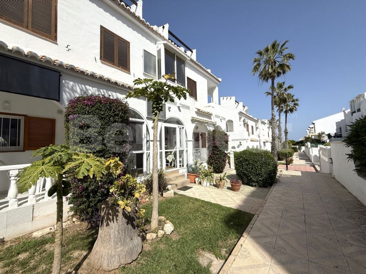 Townhouse with underbuild
