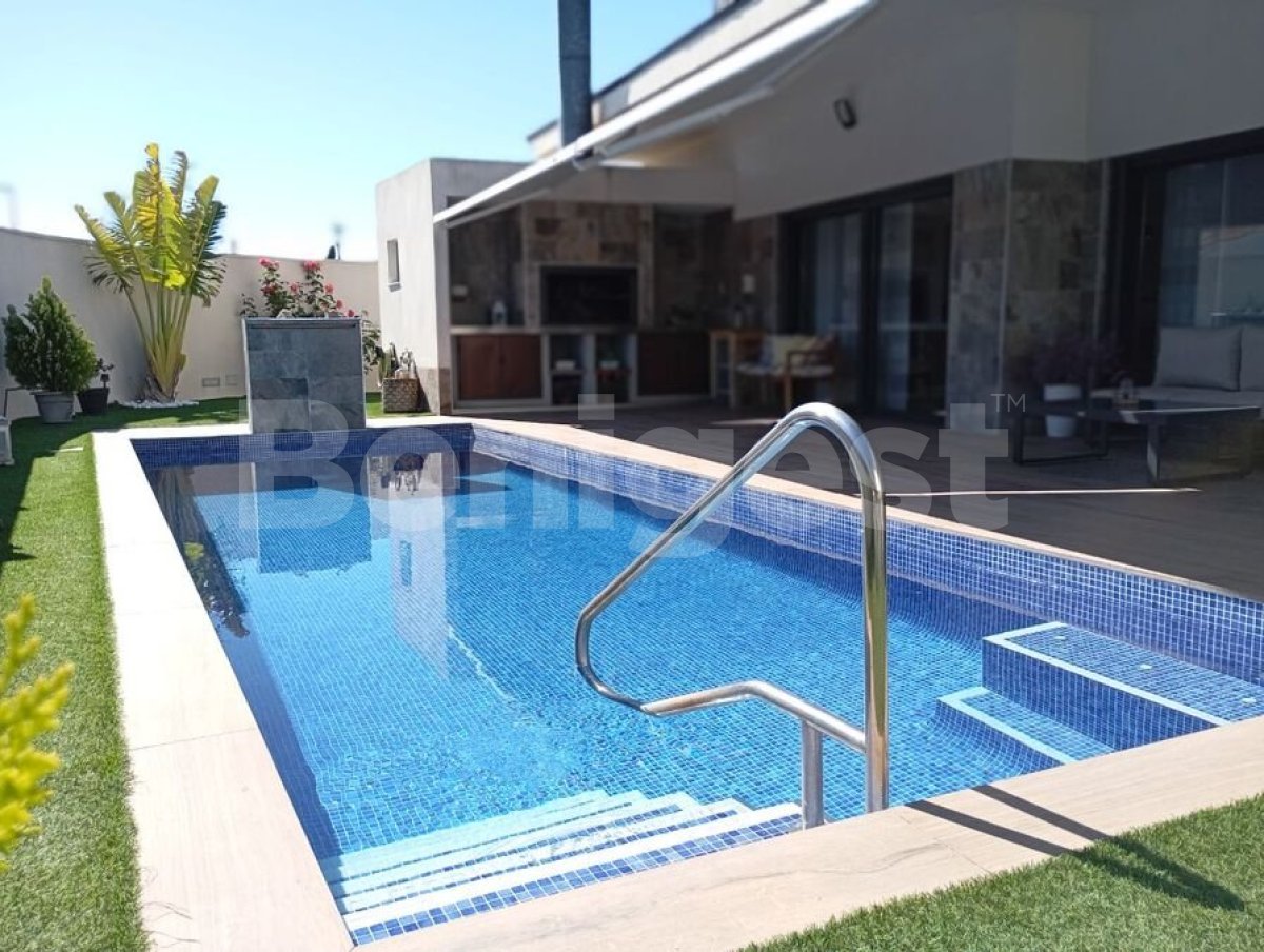 Villa in Daya Nueva