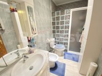 Semi detached townhouse with private garage (5)