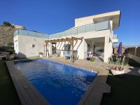 Stunning detached villa (26)