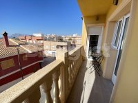 Fully refurbished 2nd floor apartment (2)