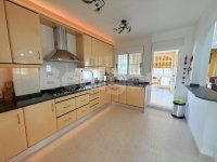 Immaculate villa with guest accomodation (2)