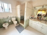 Immaculate villa with guest accomodation (9)