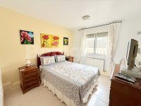 Immaculate villa with guest accomodation (18)
