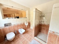 Immaculate villa with guest accomodation (20)