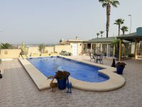 Immaculate villa with guest accomodation (14)