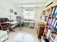 Immaculate villa with guest accomodation (22)