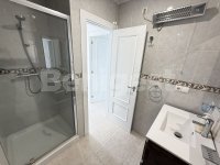 Semi-detached villa with separate accomodation (9)