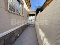 Corner detached refurbished villa (19)