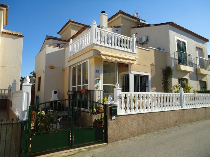 Villa for sale in Algorfa Urb. Montebello €110,000 (CM3)