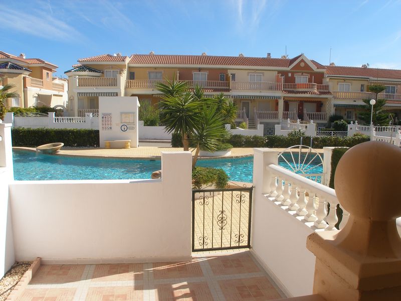 Townhouse for sale in Doña Pepa €87,950 (CM3571)