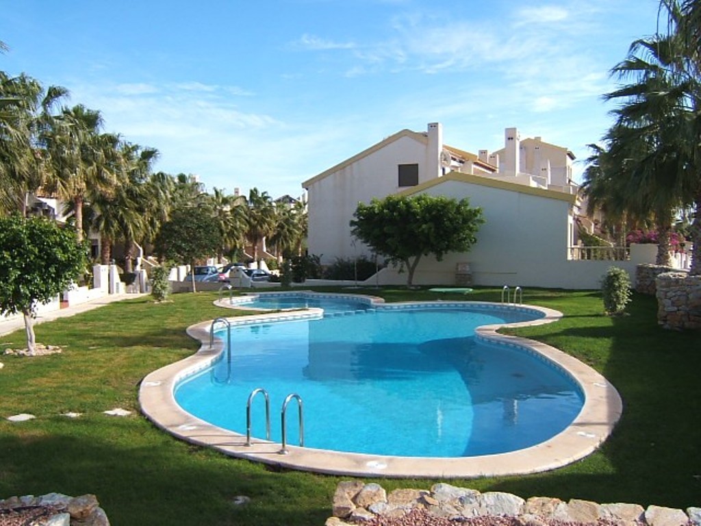 Townhouse for sale in Villamartin Las Ramblas €129,995 (CM3602)