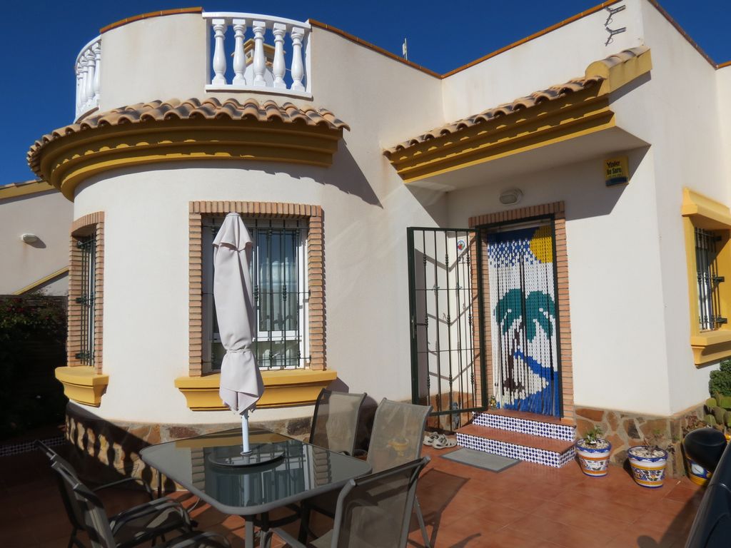 Villa for sale in Guardamar El Raso €125,950 (CM3755)