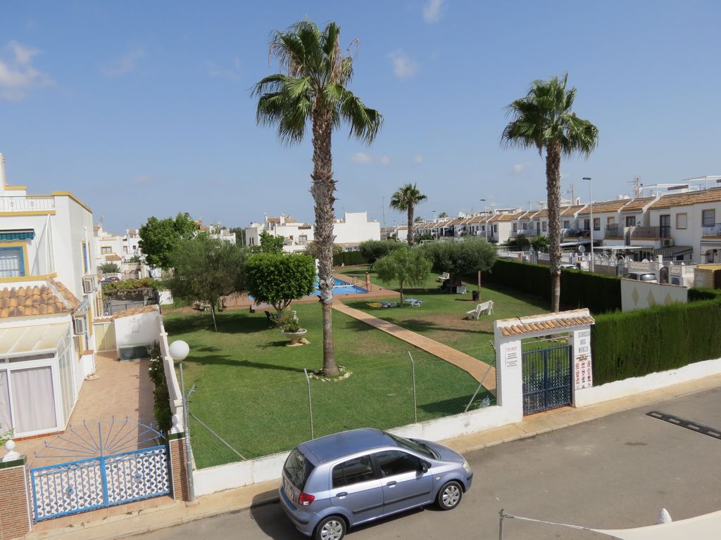 Townhouse for sale in Torrevieja Jardin Del Mar €99,950 (CM4152)