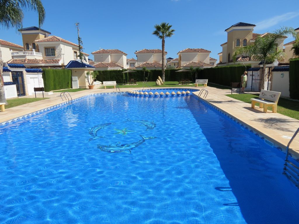 Villa for sale in Guardamar El Raso €169,950 (CM4251)