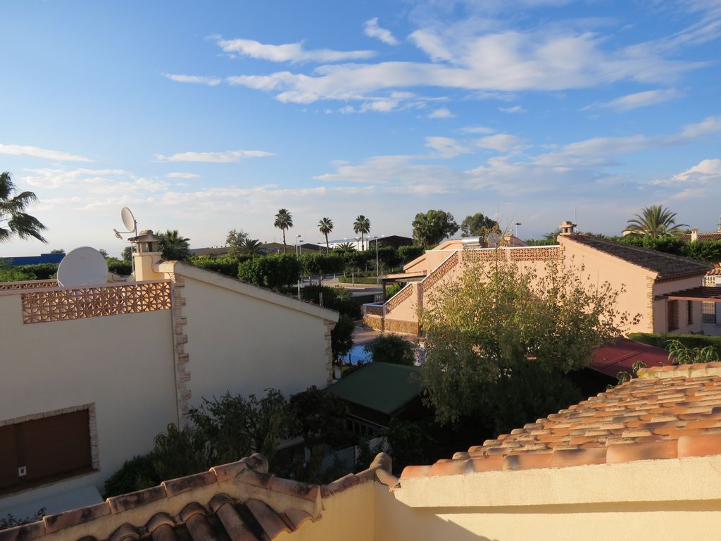 Villa for sale in Formentera Del Segura €245,000 (CM4332)