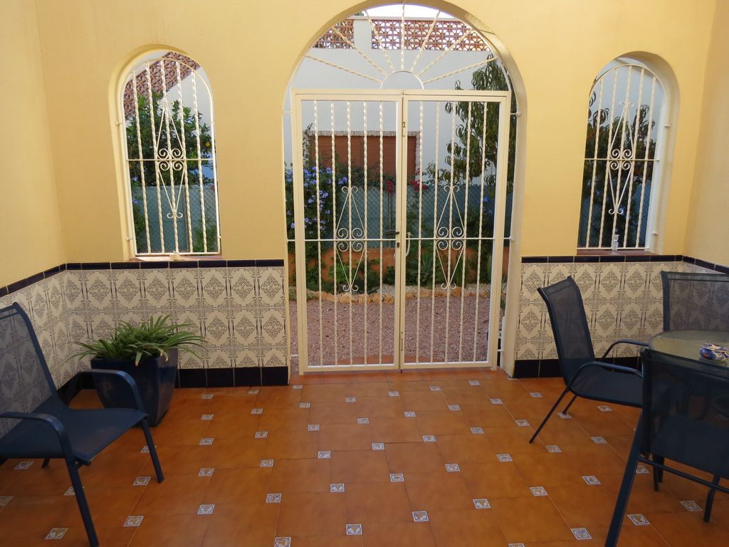 Villa for sale in Formentera Del Segura €245,000 (CM4332)