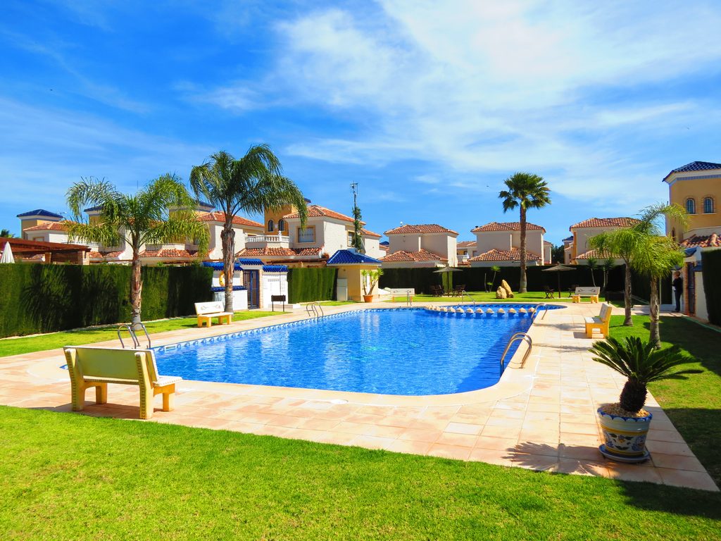 Villa for sale in Guardamar El Raso €165,000 (CM4626)