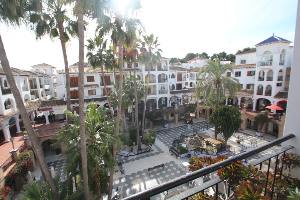 Apartment for sale in Villamartin €75,000 (CM4649)