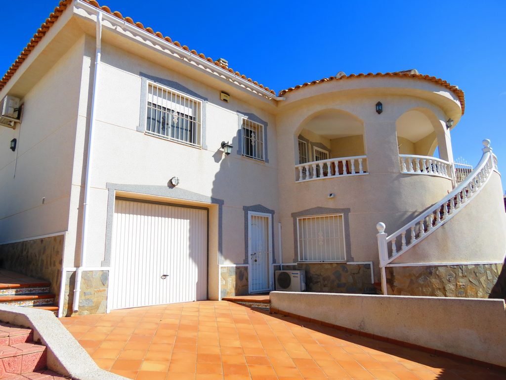 Casas Manuel The Family Estate Agent you can TRUST