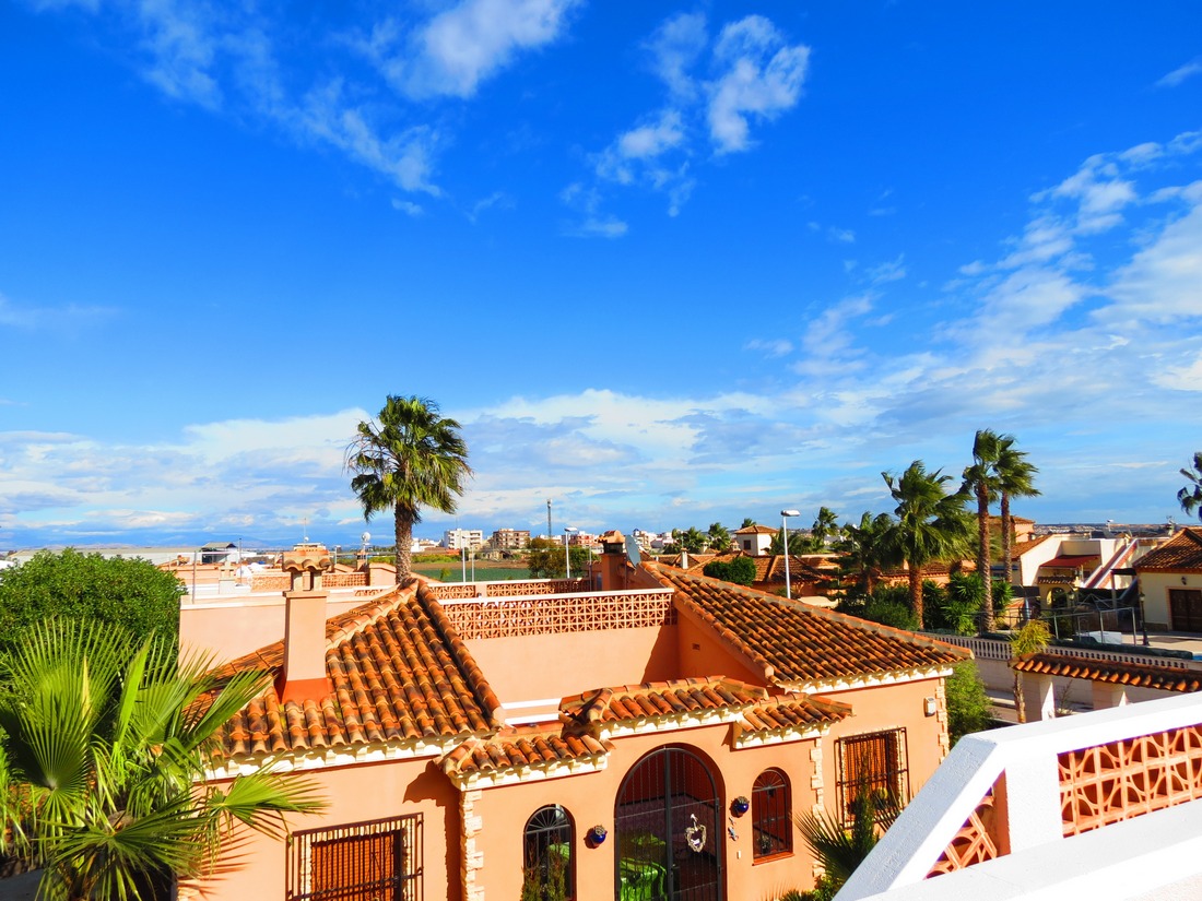 Villa for sale in Formentera Del Segura €230,000 (CM5098)