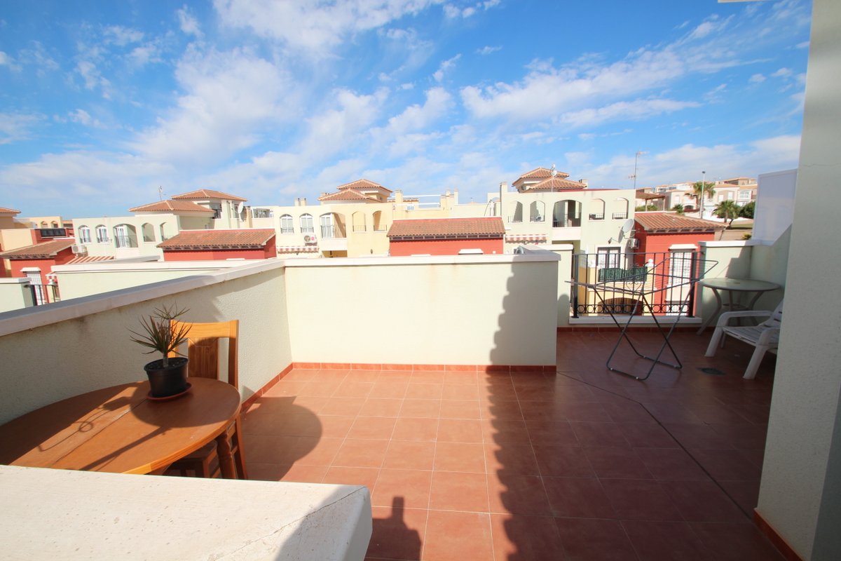Townhouse for sale in Torrevieja €135,000 (CM5477)