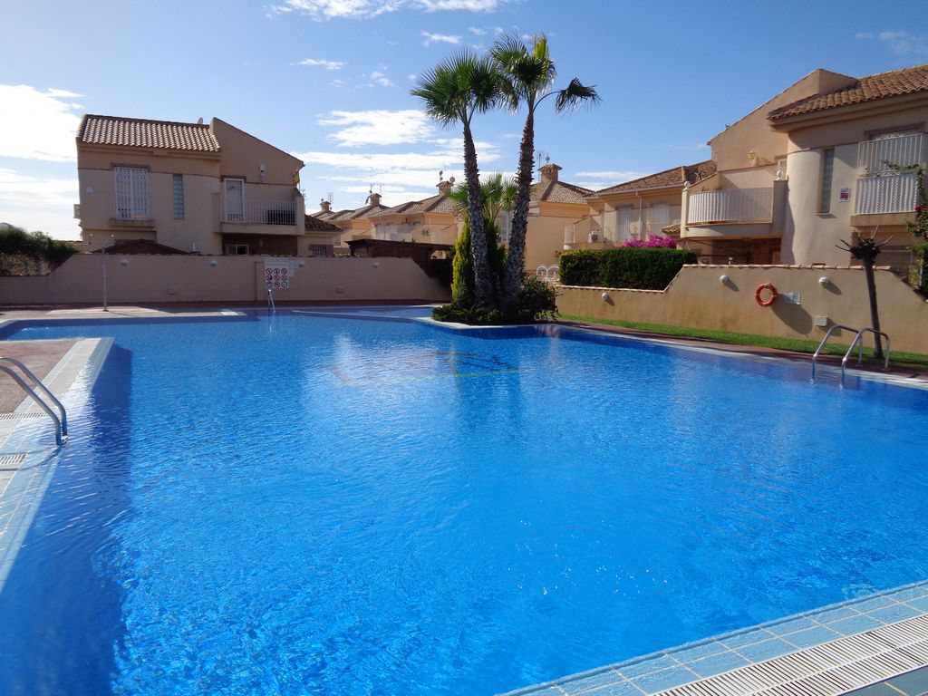 Townhouse for sale in Playa Flamenca €125,000 (CM5699)