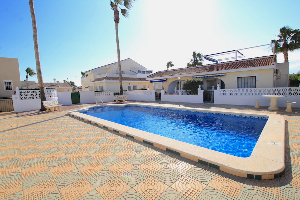 Townhouse for sale in Benijófar Monte Azul €133,000 (CM5815)