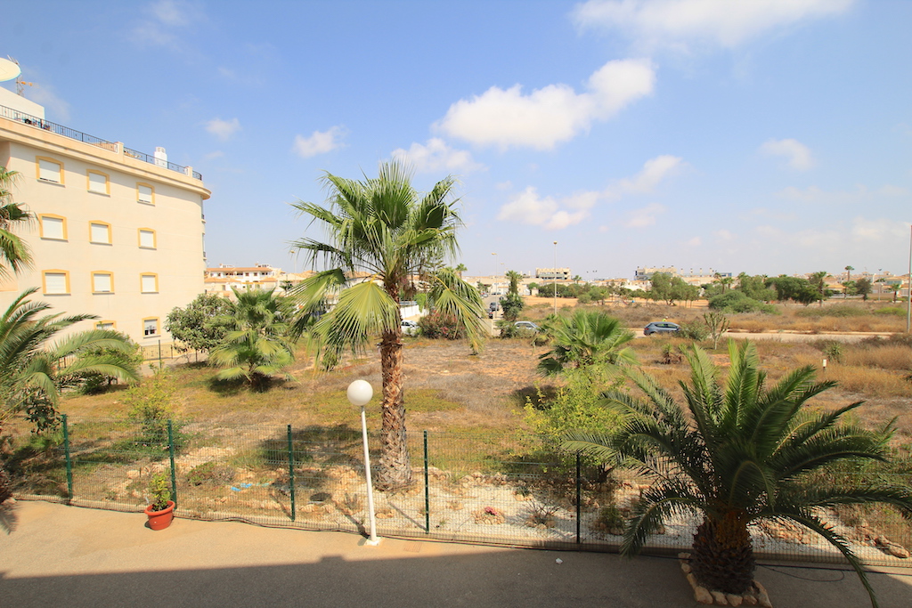 Apartment for sale in Playa Flamenca €97,500 (CM6562)