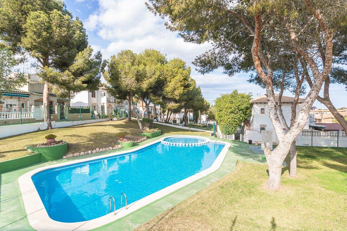 Apartment for sale in Los Balcones €49,500 (CM6999)