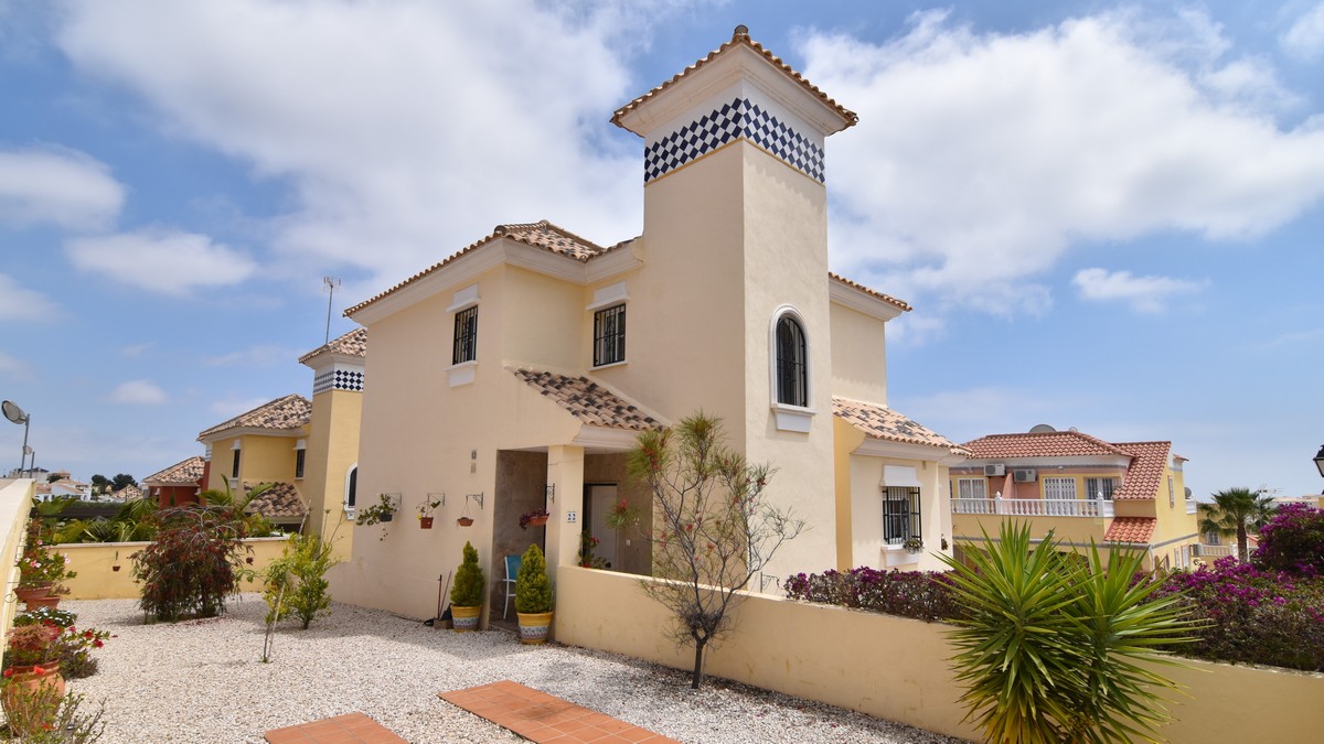 Villa for sale in Villamartin Las Filipinas €225,000 (CM7171)