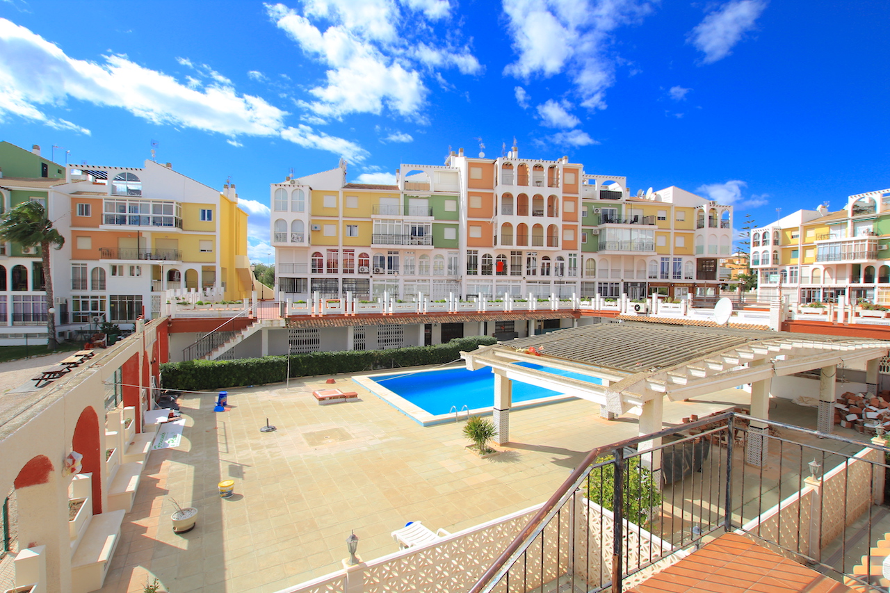 Apartment for sale in Torrevieja Mar Azul €89,000 (CM7499)