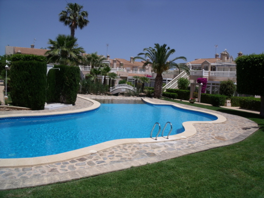 Apartment for sale in Playa Flamenca €128,000 (CM7544)